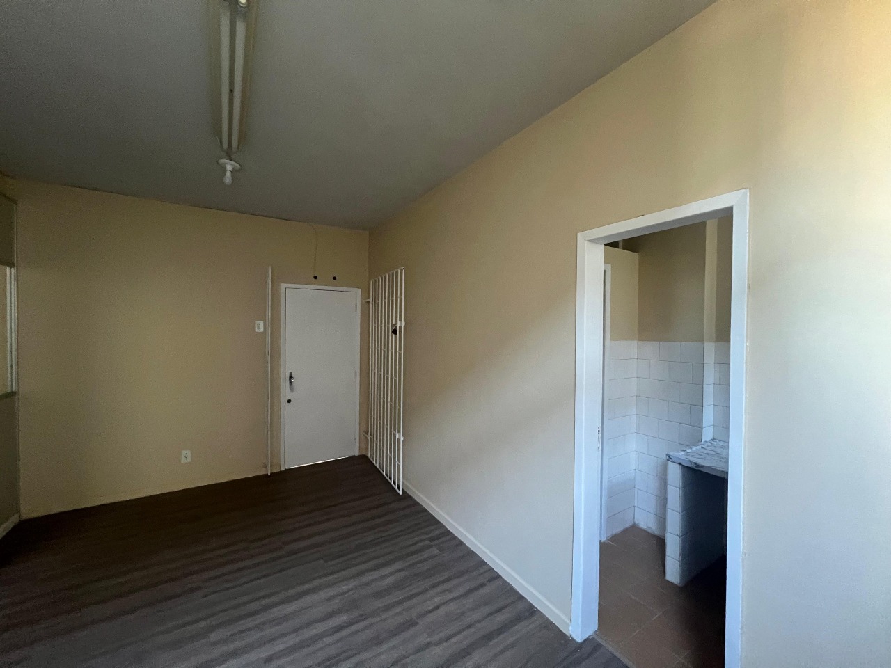 Sala para aluguel no Centro: 