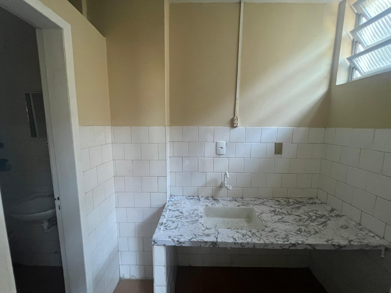 Sala para aluguel no Centro: 