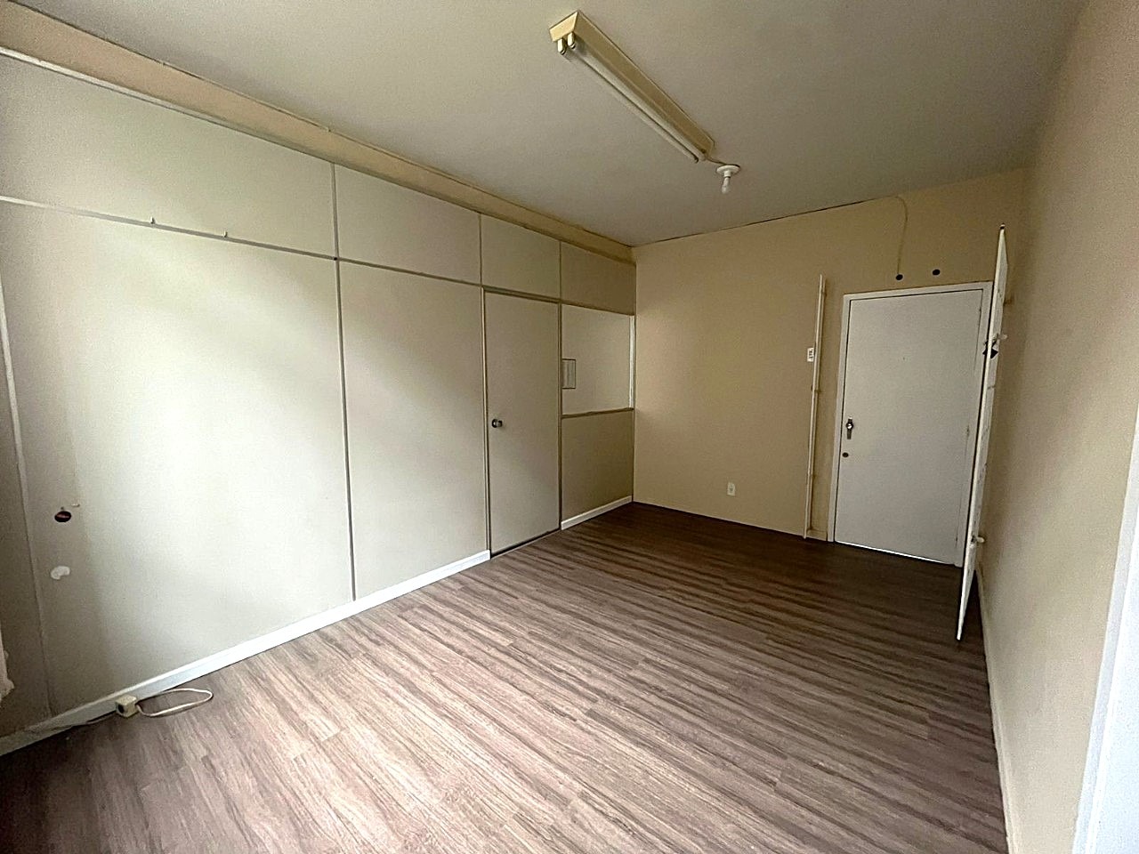 Sala para aluguel no Centro: 