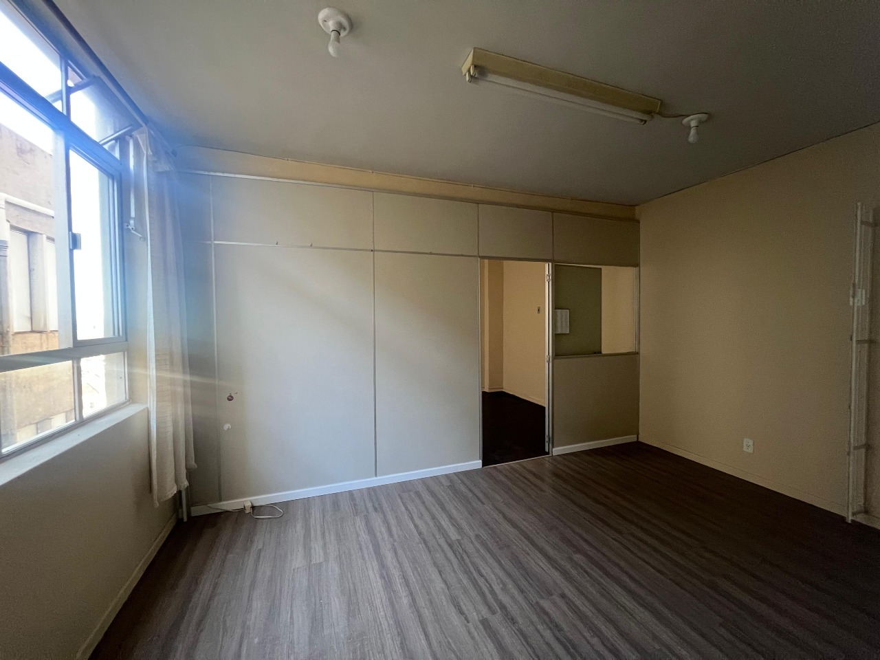 Sala para aluguel no Centro: 