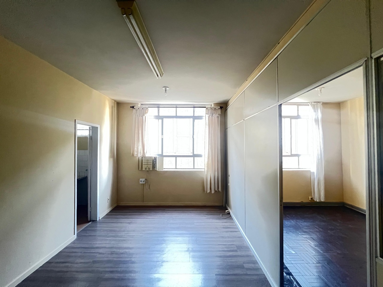 Sala para aluguel no Centro: 