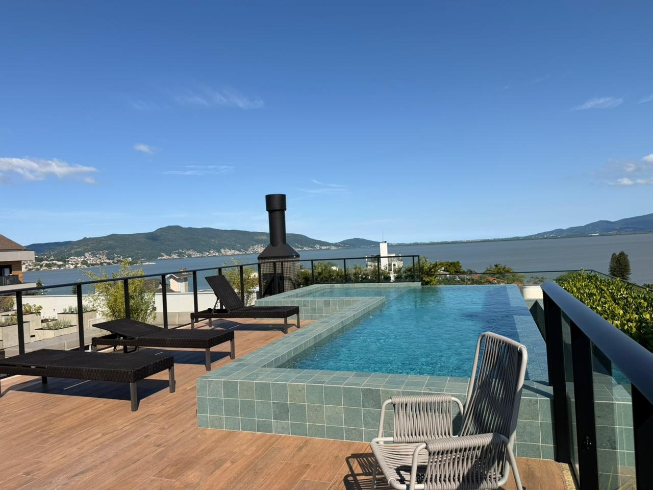 Apartamento à venda no Coqueiros: 