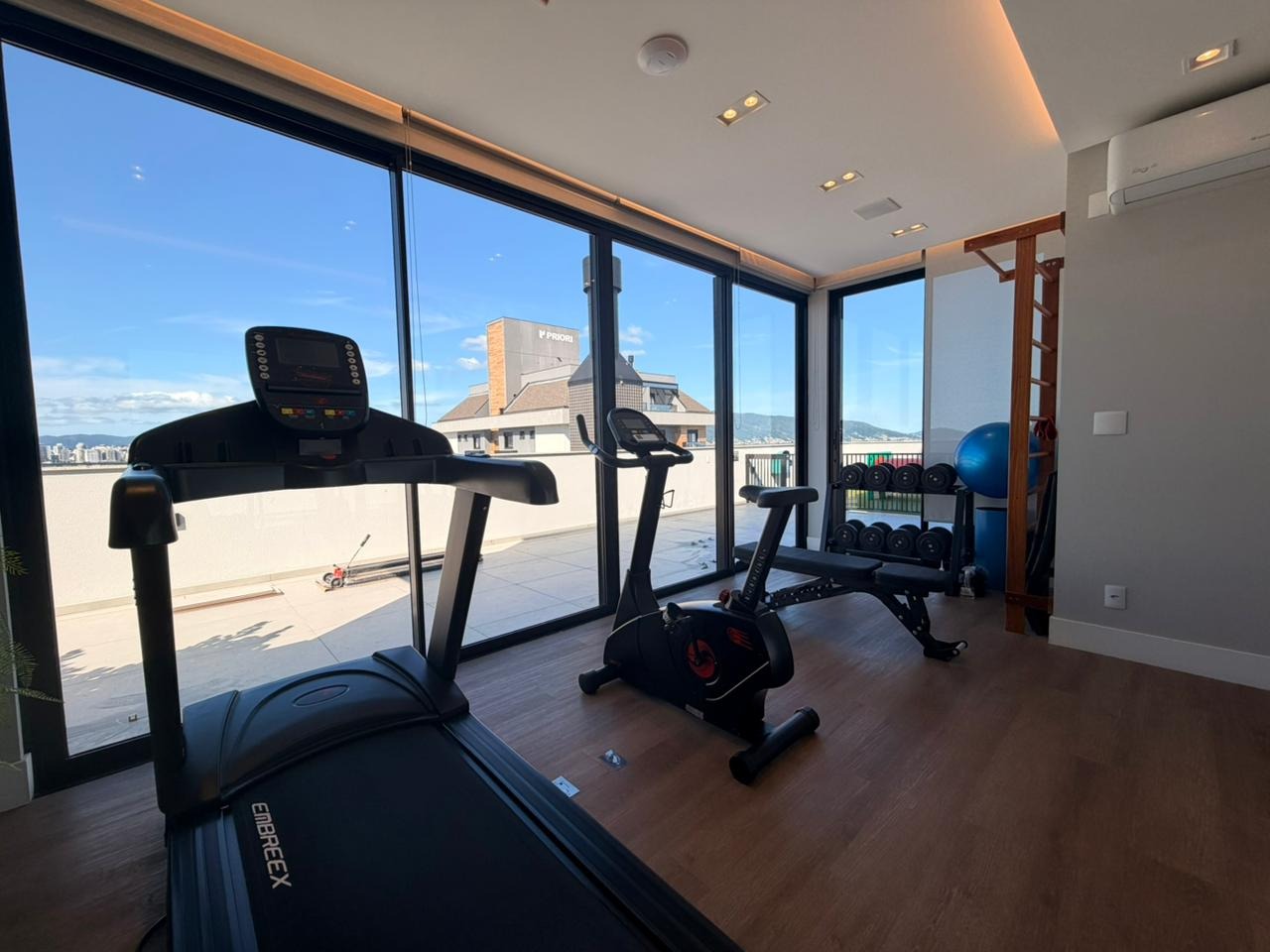 Apartamento à venda no Coqueiros: 