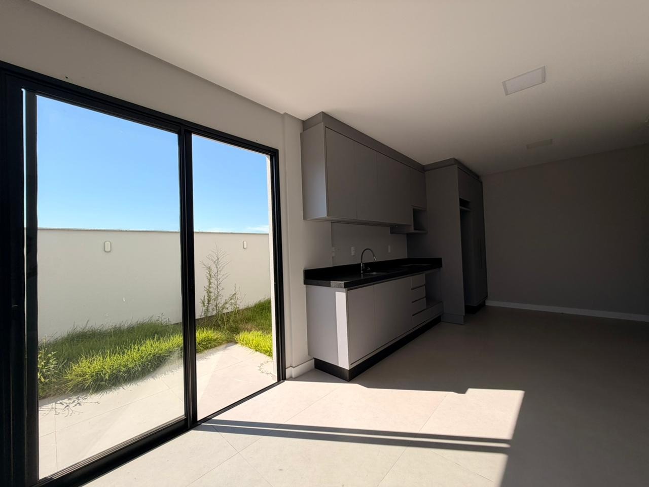 Apartamento à venda no Coqueiros: 