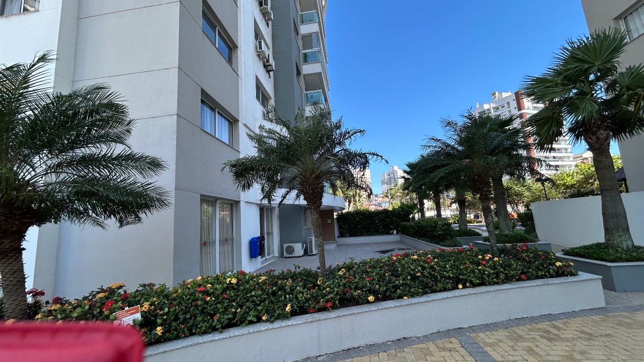 Apartamento à venda no Barreiros: 