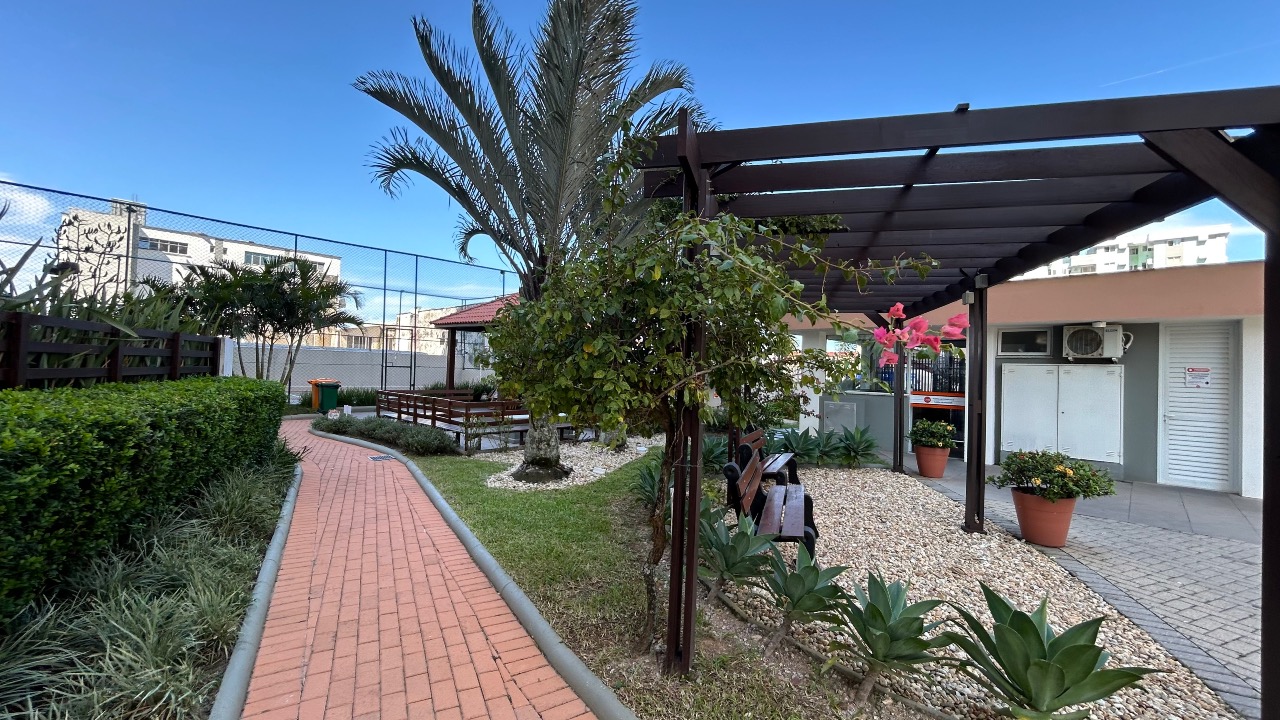 Apartamento à venda no Barreiros: 