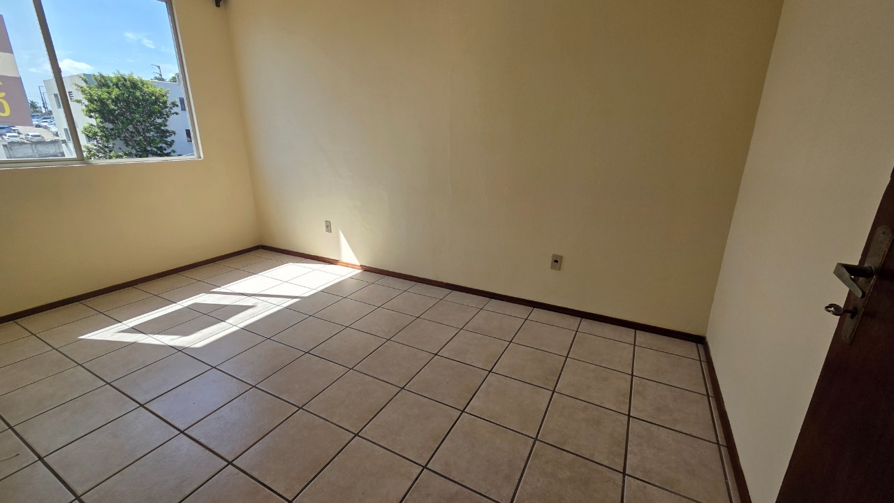 Apartamento à venda no Capoeiras: 