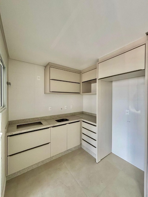 Apartamento à venda no Barreiros: 