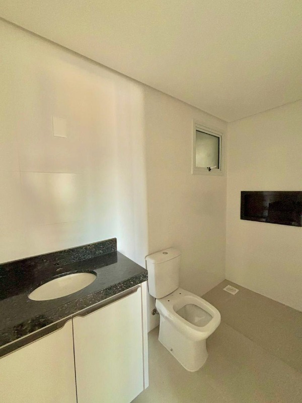 Apartamento à venda no Barreiros: 