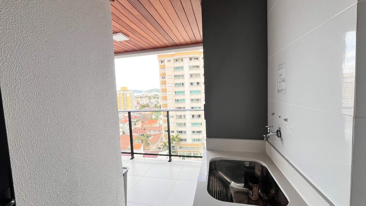 Apartamento à venda no Barreiros: 