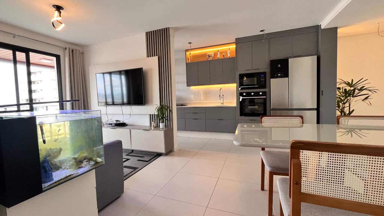 Apartamento à venda no Barreiros: 