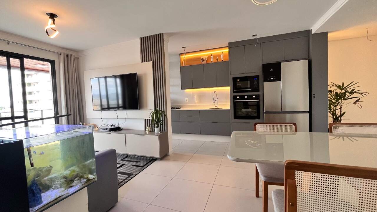 Apartamento à venda no Barreiros: 