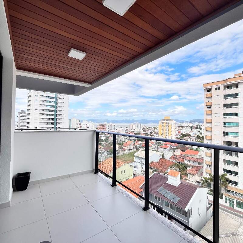 Apartamento à venda no Barreiros: 