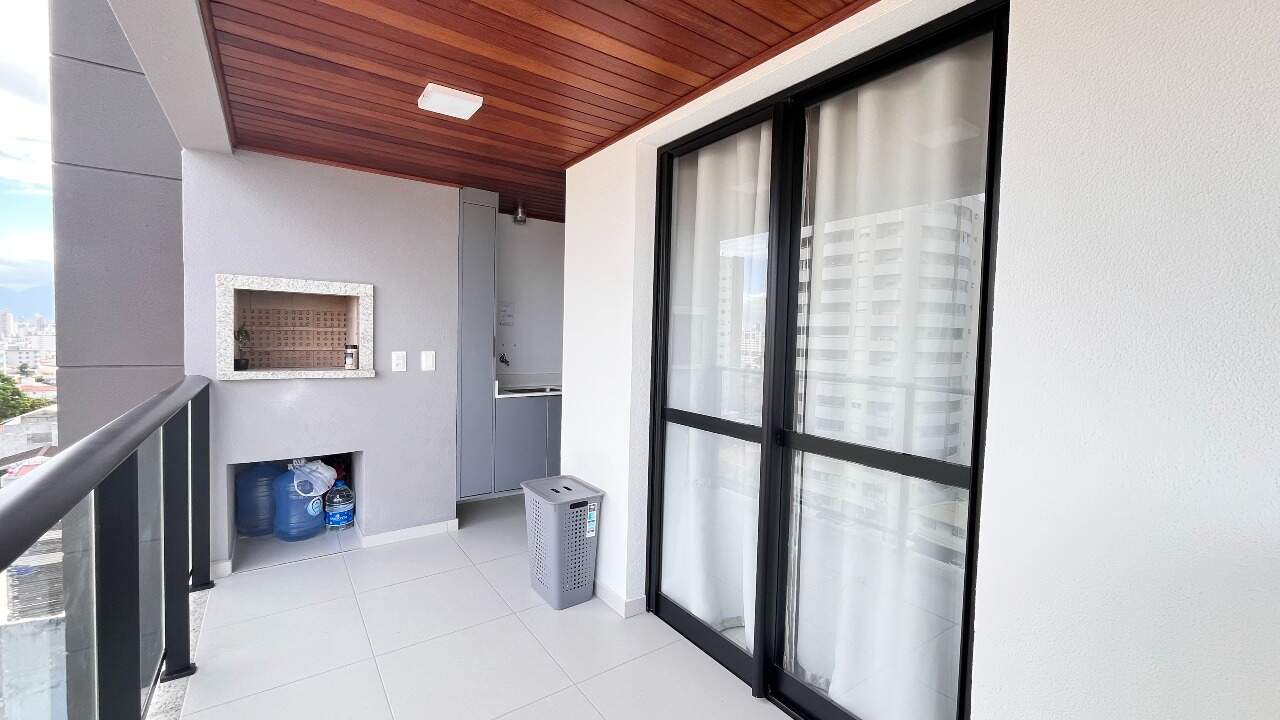 Apartamento à venda no Barreiros: 