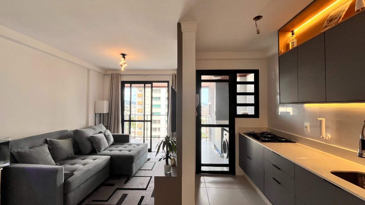 Apartamento à venda no Barreiros: 