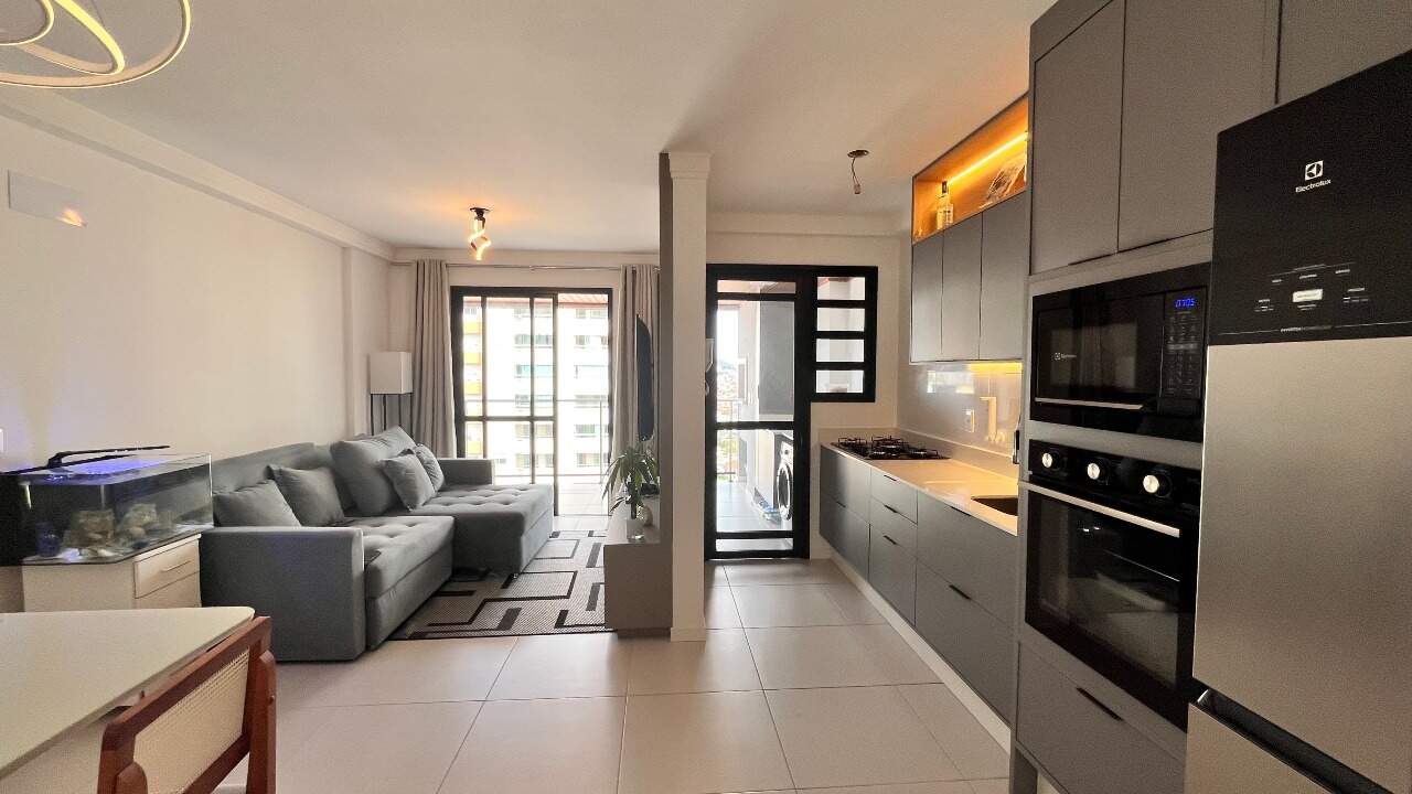 Apartamento à venda no Barreiros: 