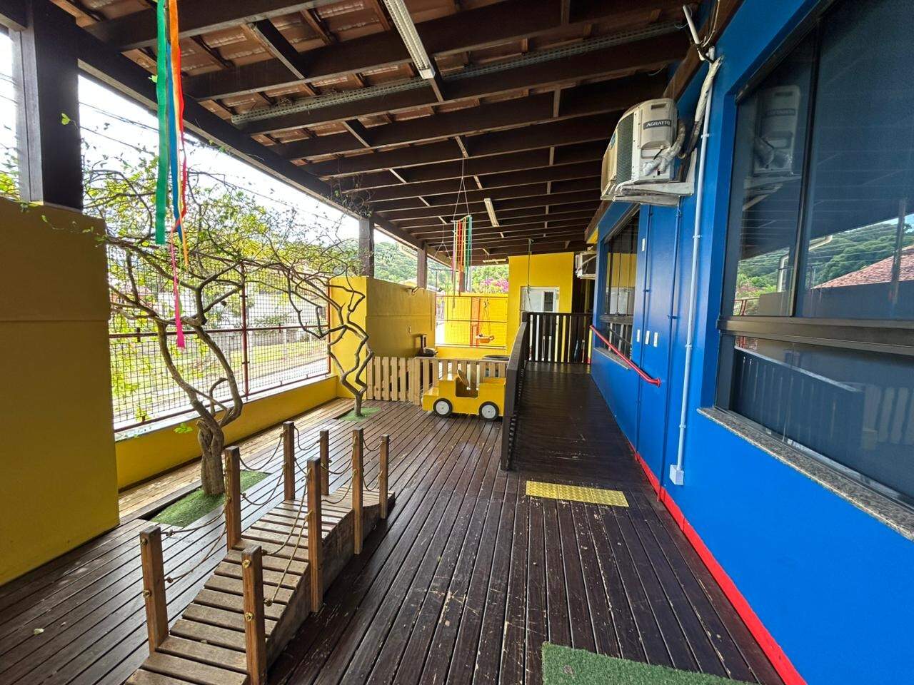 Casa comercial para aluguel no Campeche: