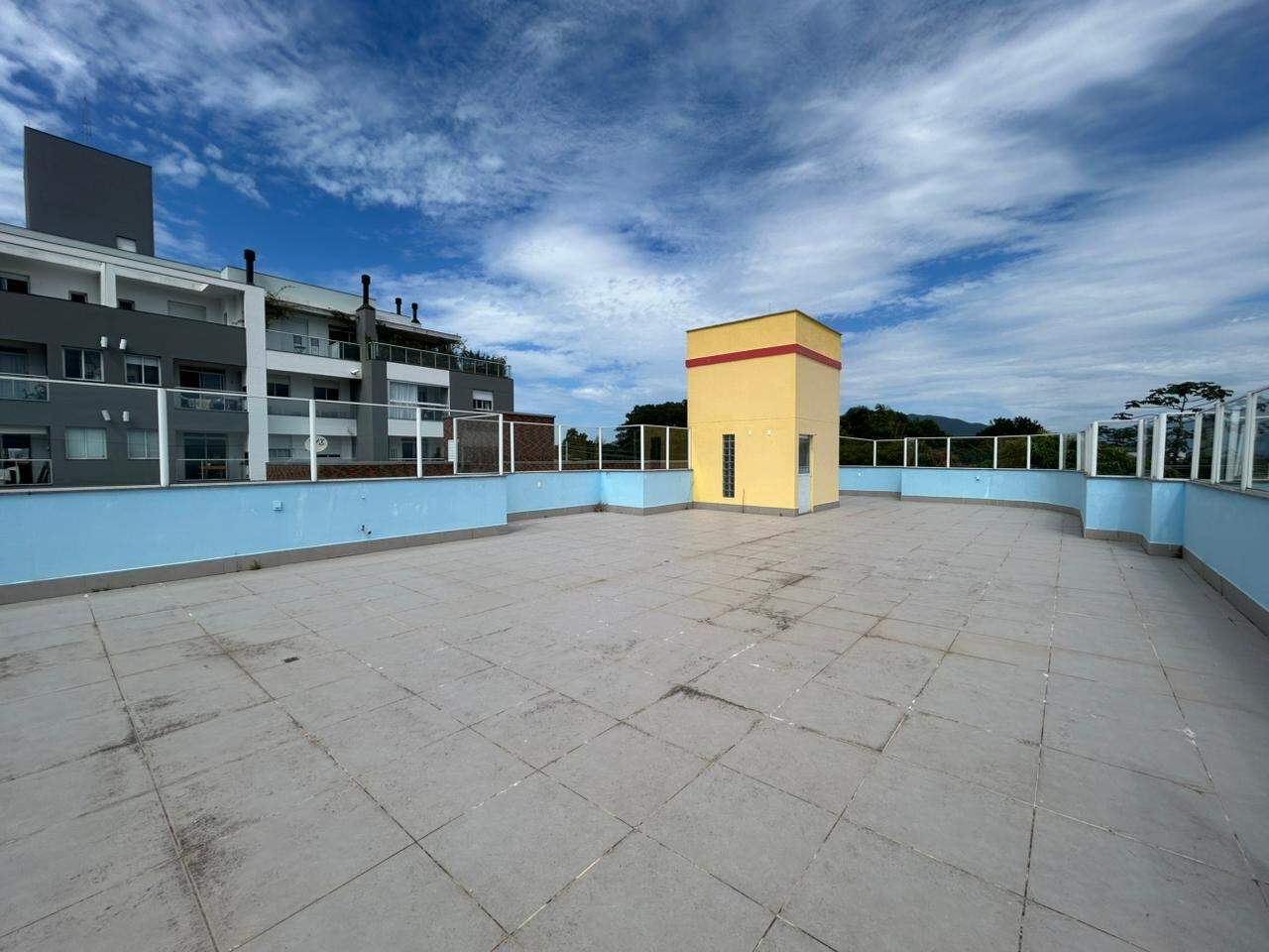 Casa comercial para aluguel no Campeche: