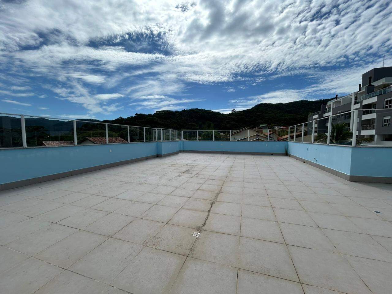 Casa comercial para aluguel no Campeche:
