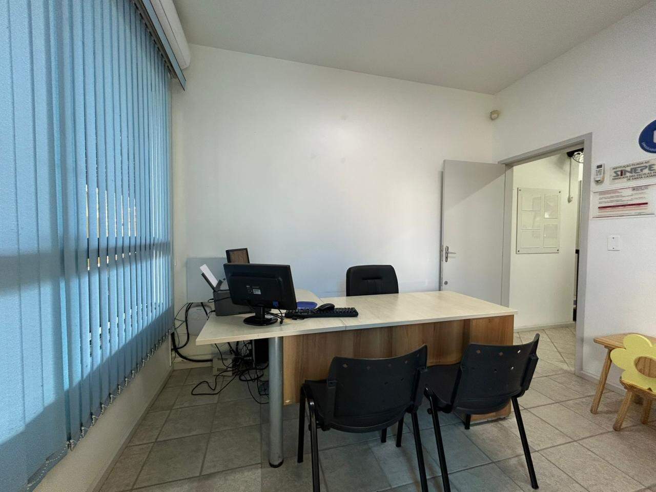 Casa comercial para aluguel no Campeche: