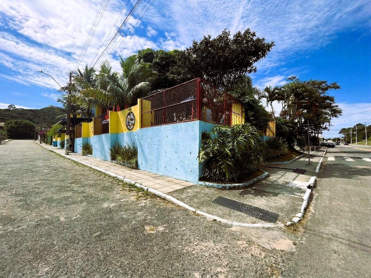 Casa comercial para aluguel no Campeche: 