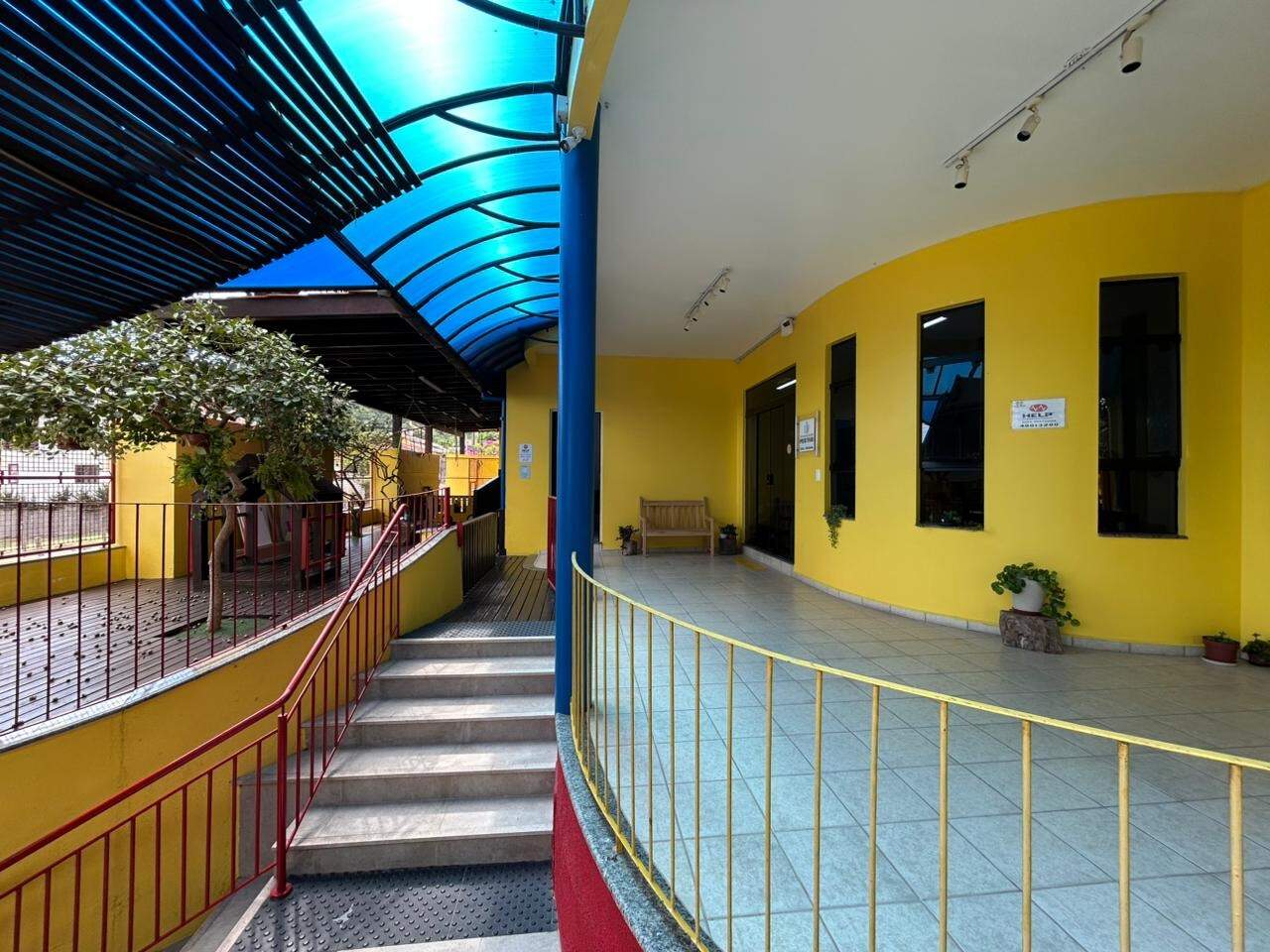 Casa comercial para aluguel no Campeche: 