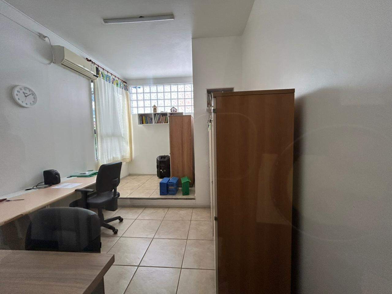 Casa comercial para aluguel no Campeche: