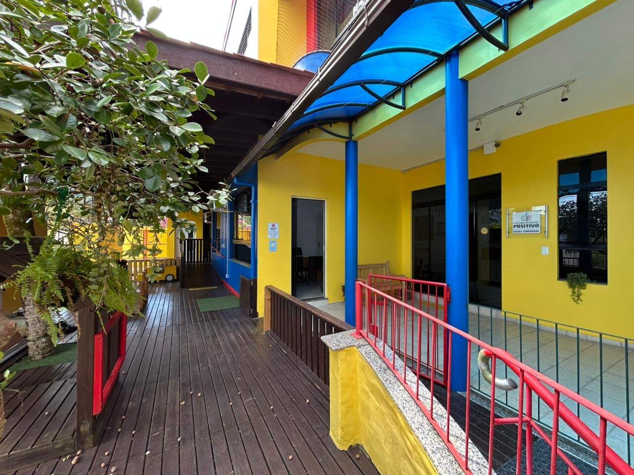 Casa comercial para aluguel no Campeche: