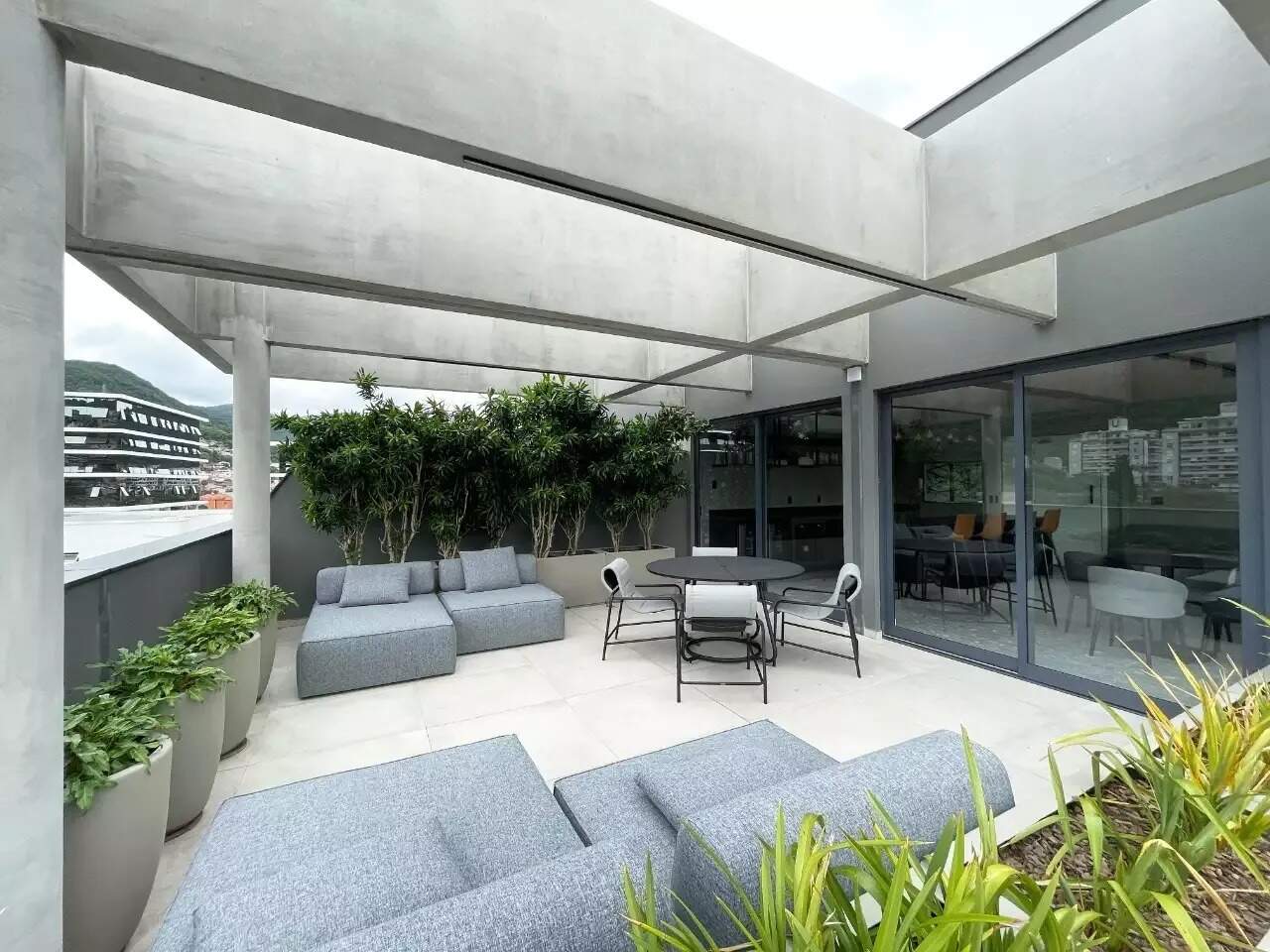 Apartamento para aluguel no Saco Grande: 