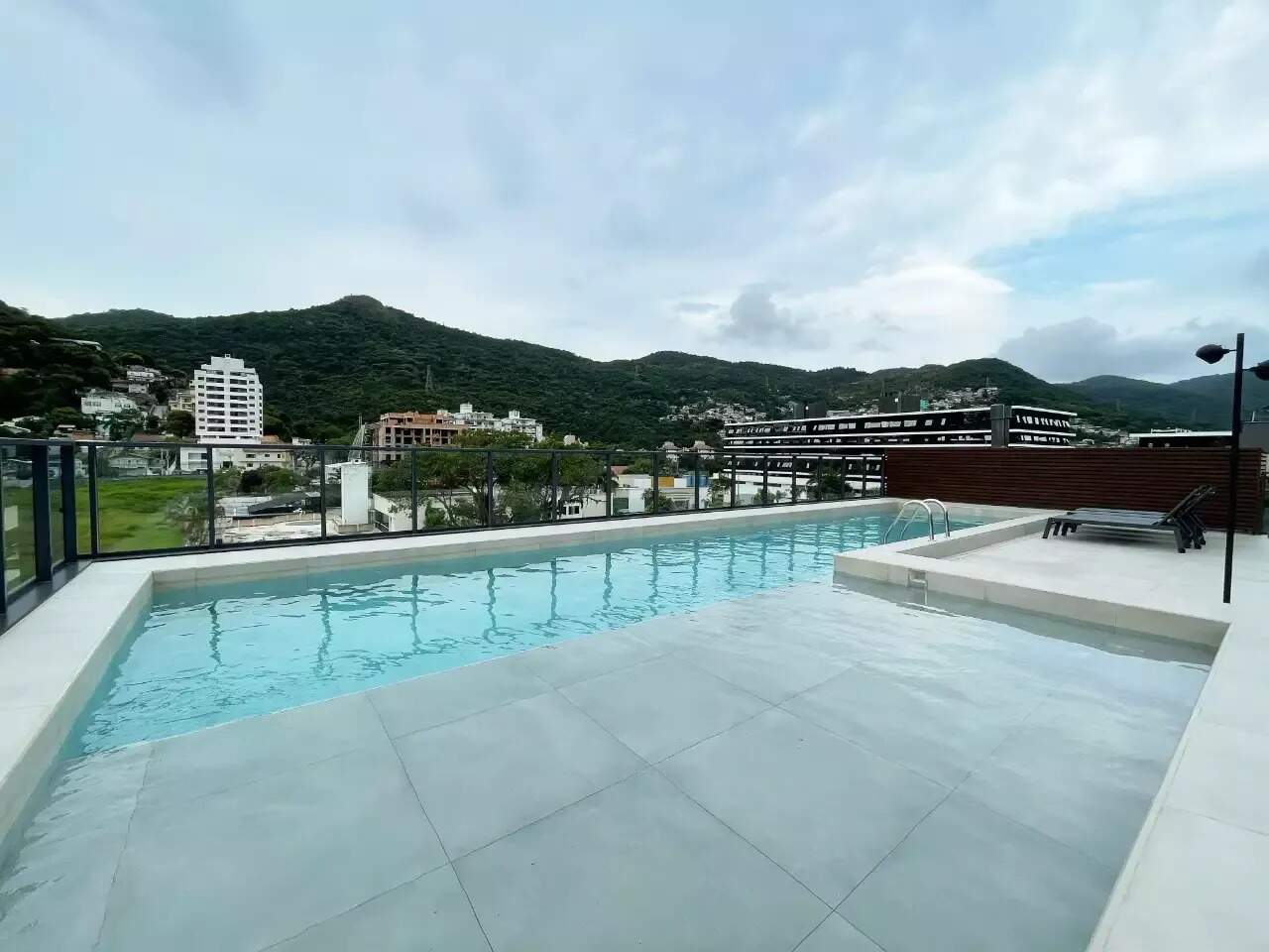 Apartamento para aluguel no Saco Grande: 