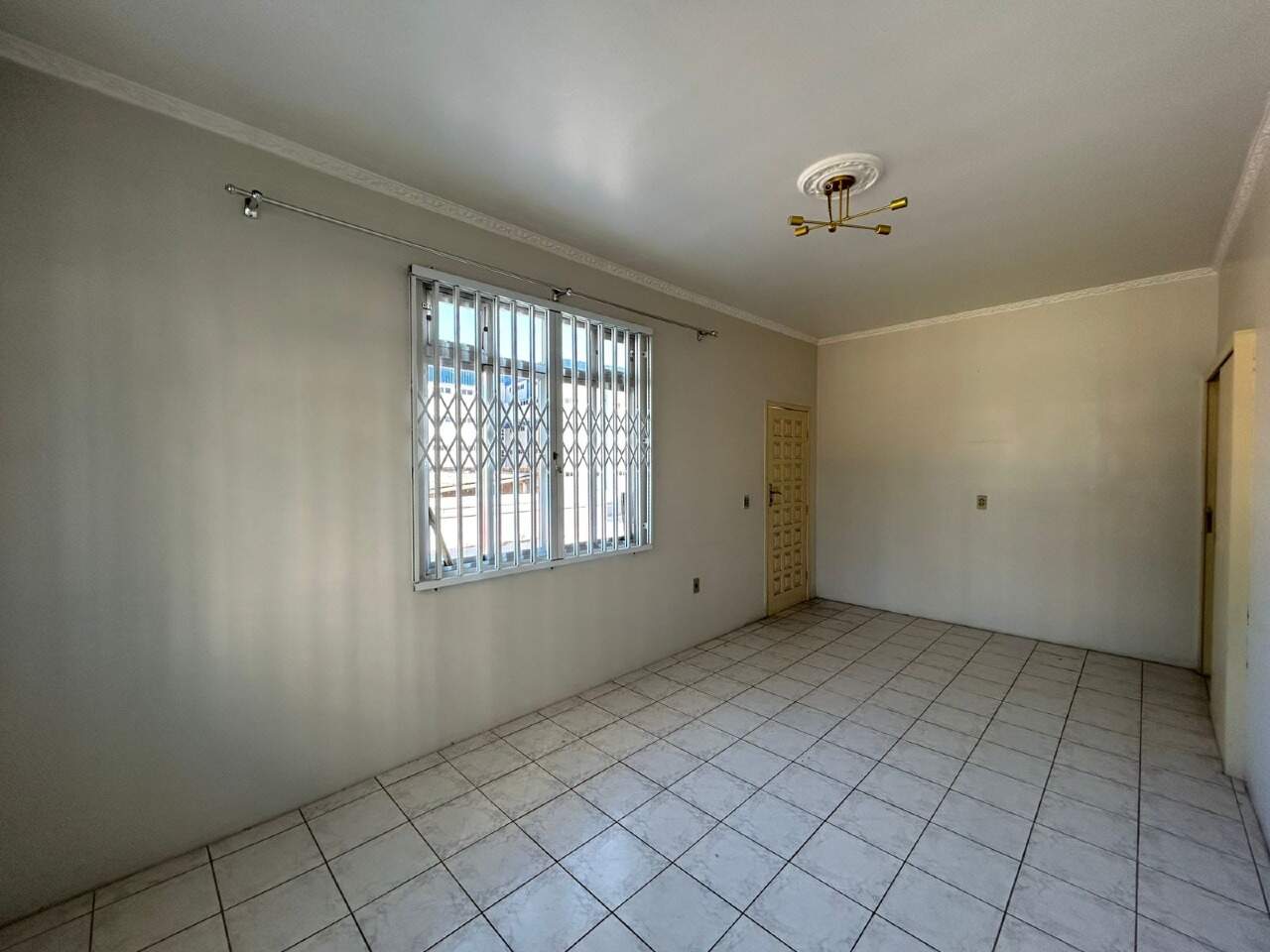 Casa para aluguel no Barreiros: