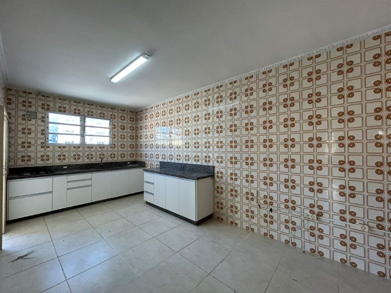 Casa para aluguel no Barreiros: 