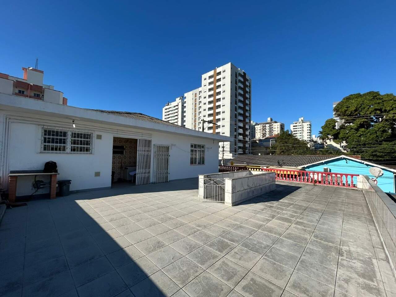 Casa para aluguel no Barreiros: