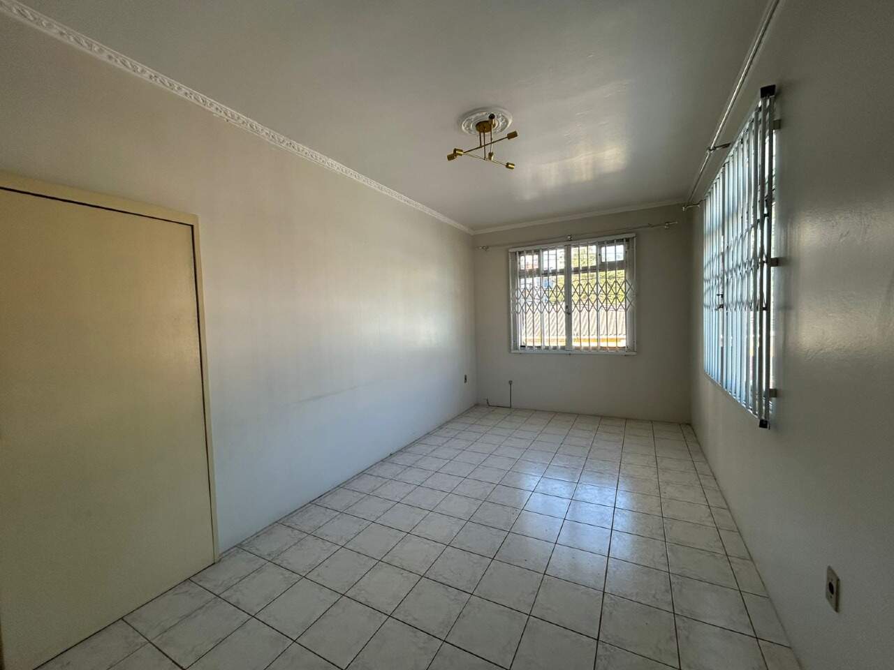 Casa para aluguel no Barreiros: