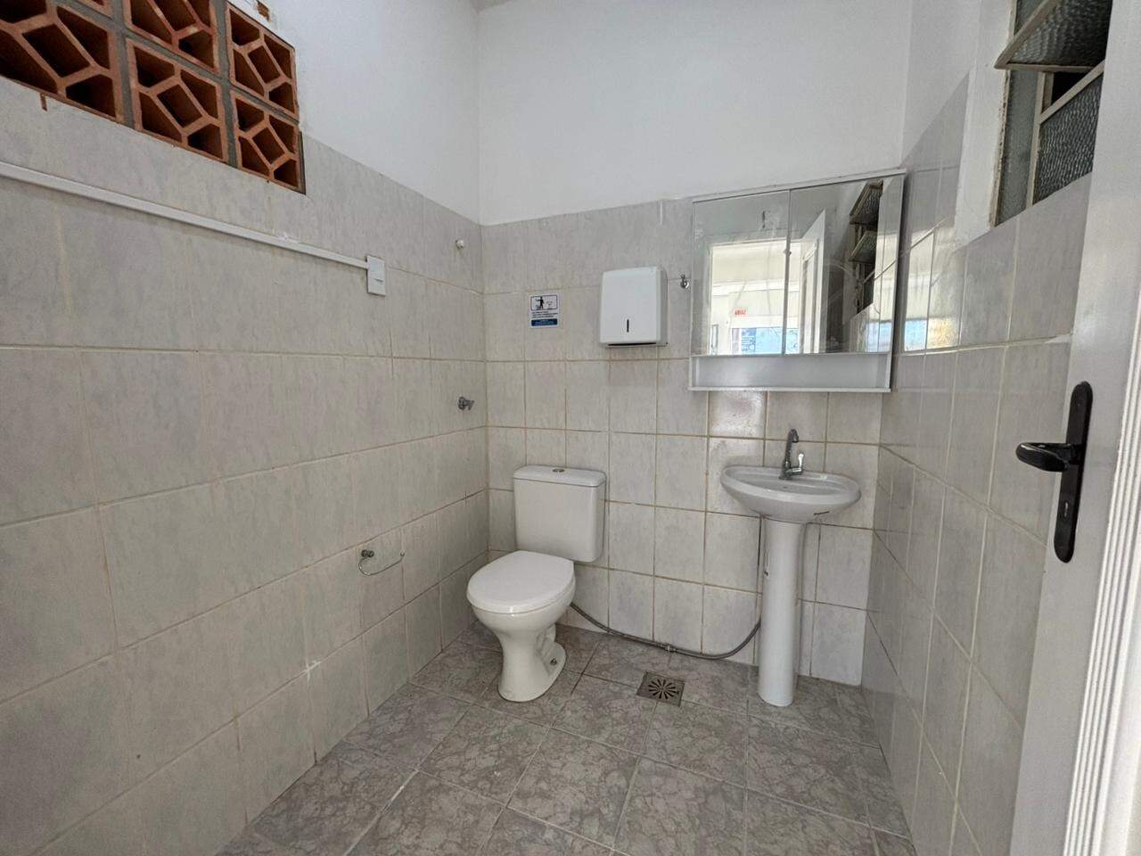 Loja para aluguel no Barreiros: