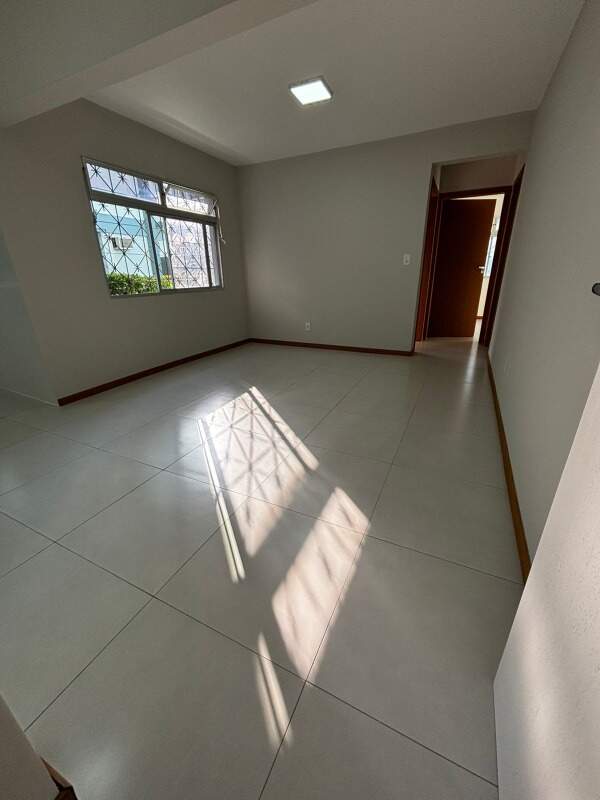 Apartamento à venda no Estreito: