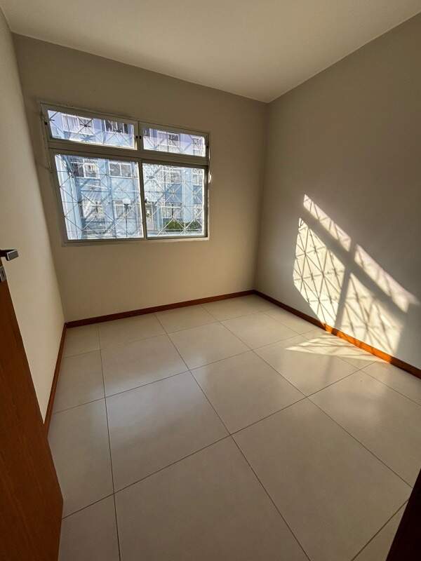Apartamento à venda no Estreito: