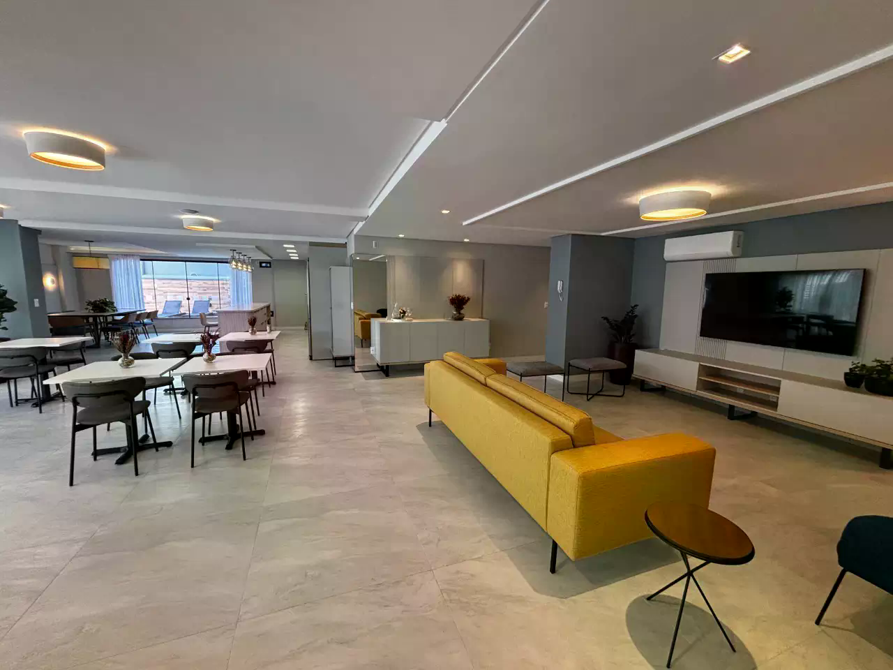 Apartamento à venda no Barreiros: 