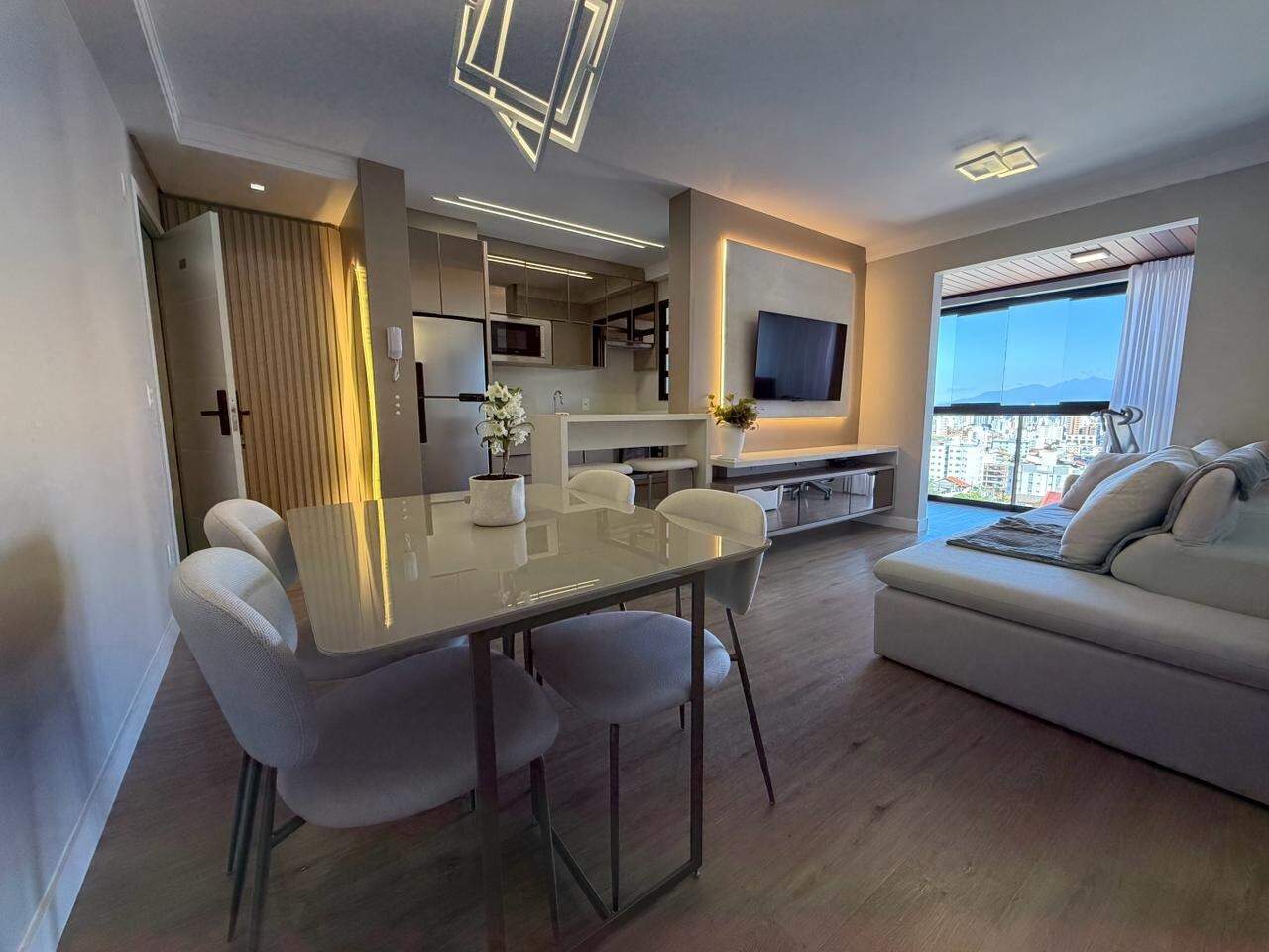 Apartamento à venda no Barreiros: 