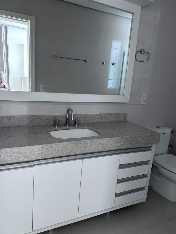 Apartamento à venda no Centro: Banheiro