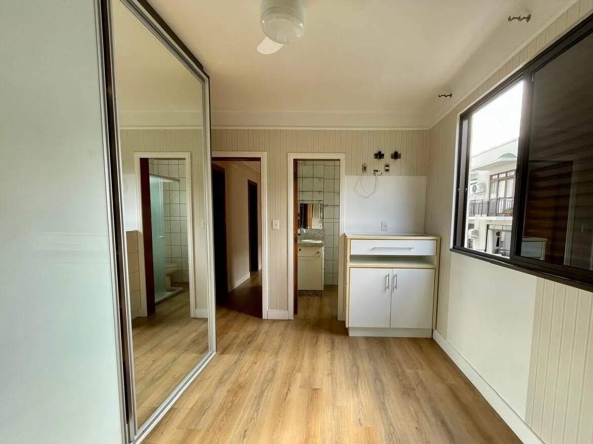 Apartamento à venda no Coqueiros: