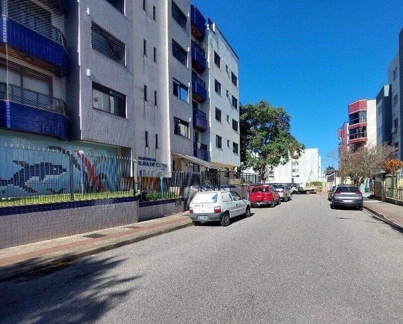 Apartamento à venda no Coqueiros: