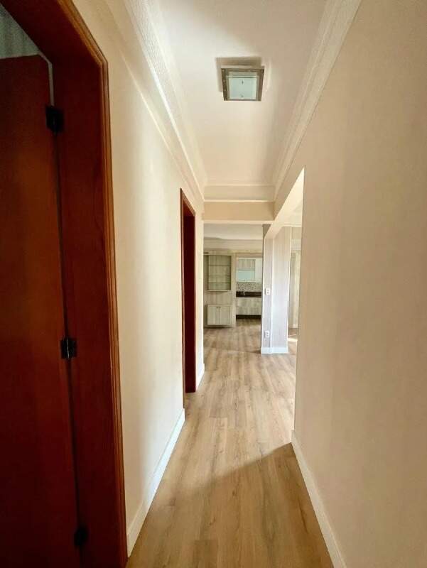 Apartamento à venda no Coqueiros:
