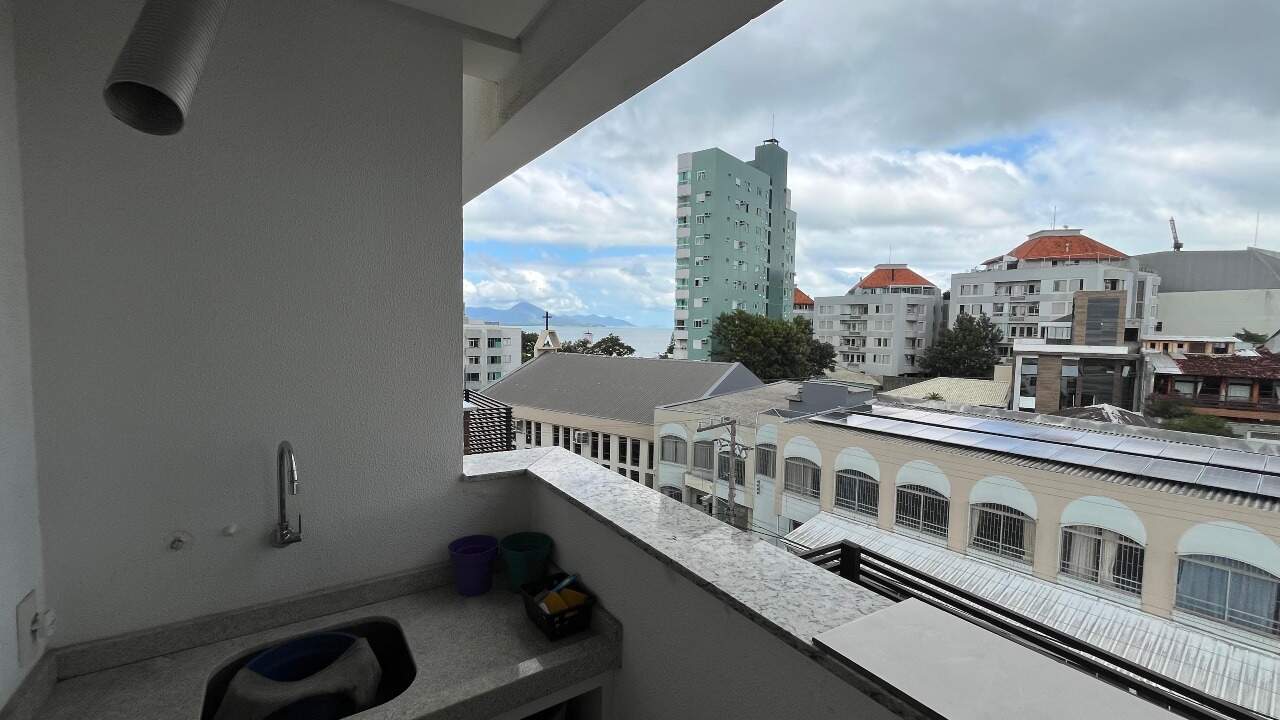 Apartamento à venda no Coqueiros: