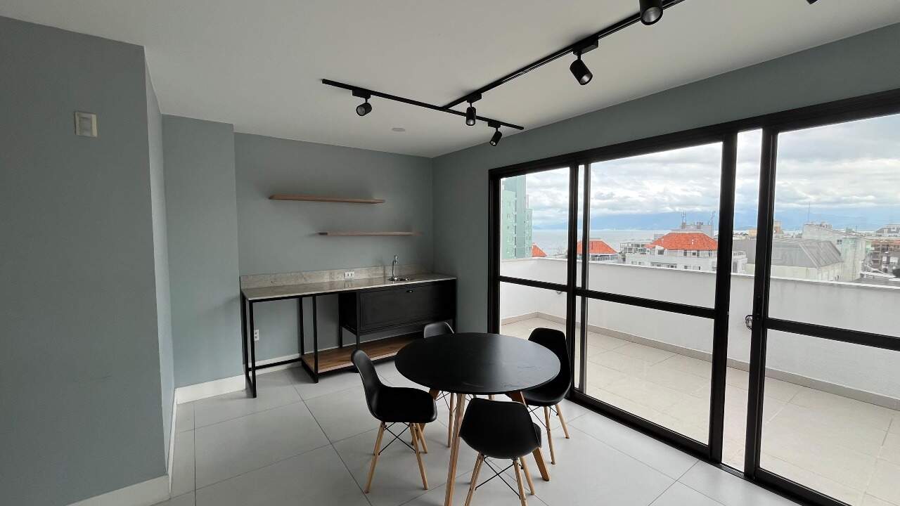 Apartamento à venda no Coqueiros: