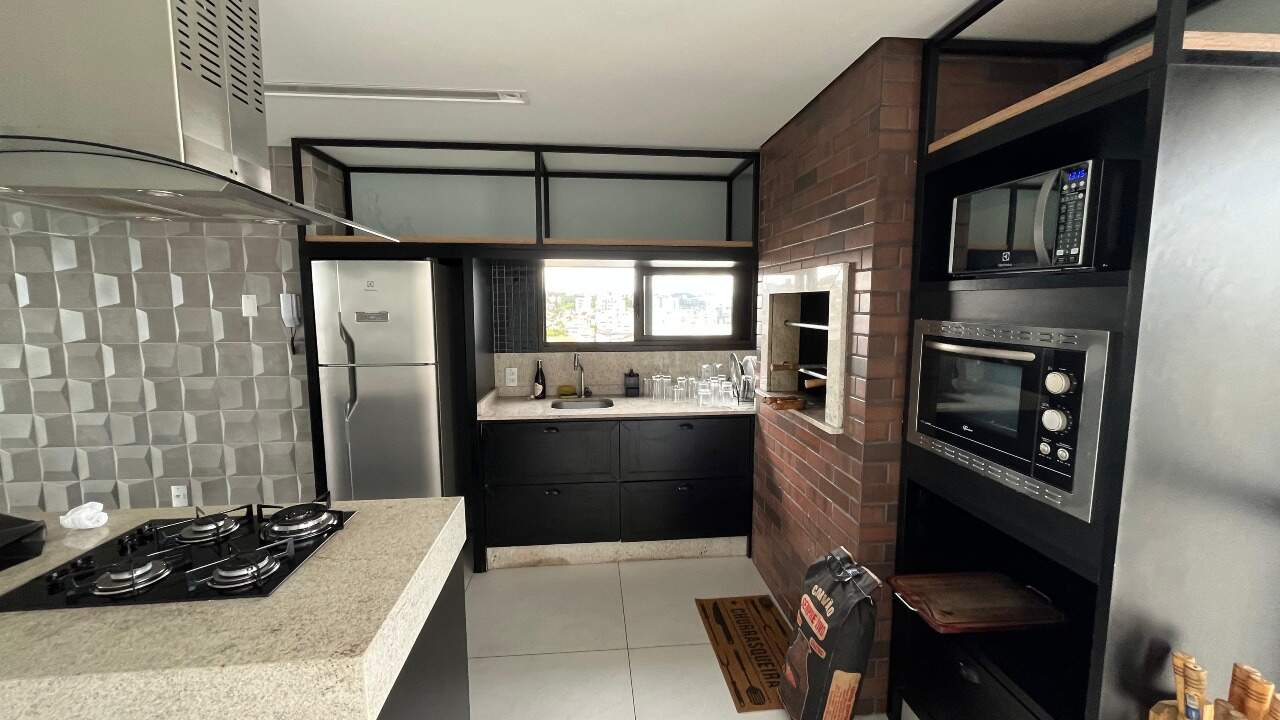 Apartamento à venda no Coqueiros: