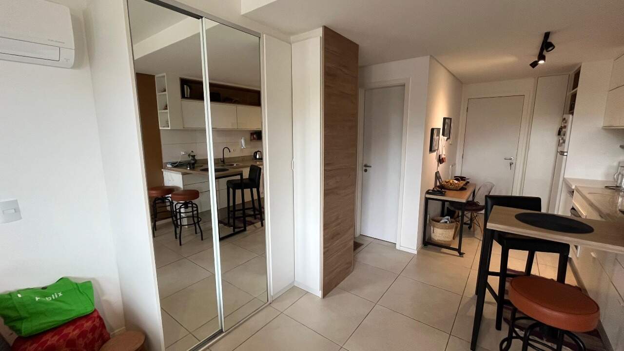 Apartamento à venda no Coqueiros: