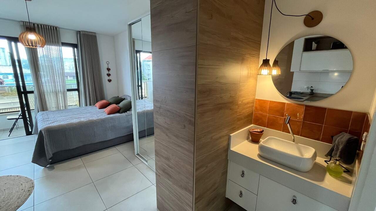 Apartamento à venda no Coqueiros: