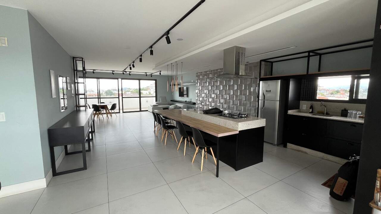 Apartamento à venda no Coqueiros: