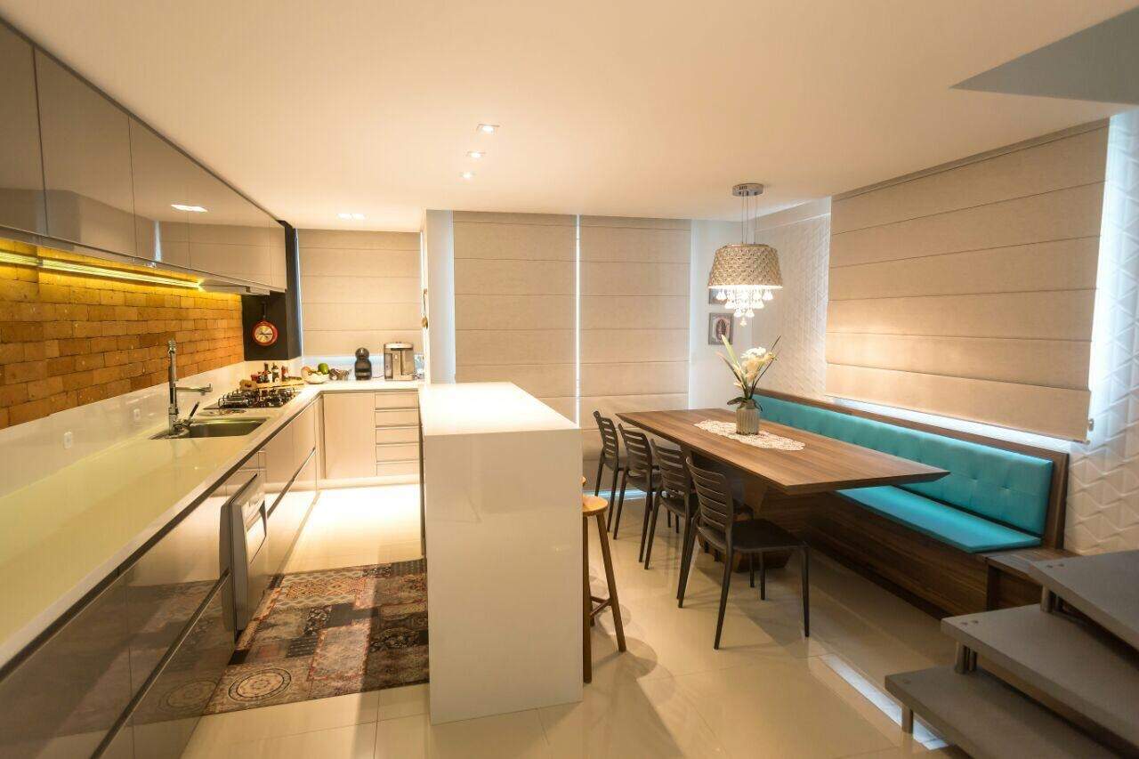 Apartamento duplex à venda no Coqueiros:
